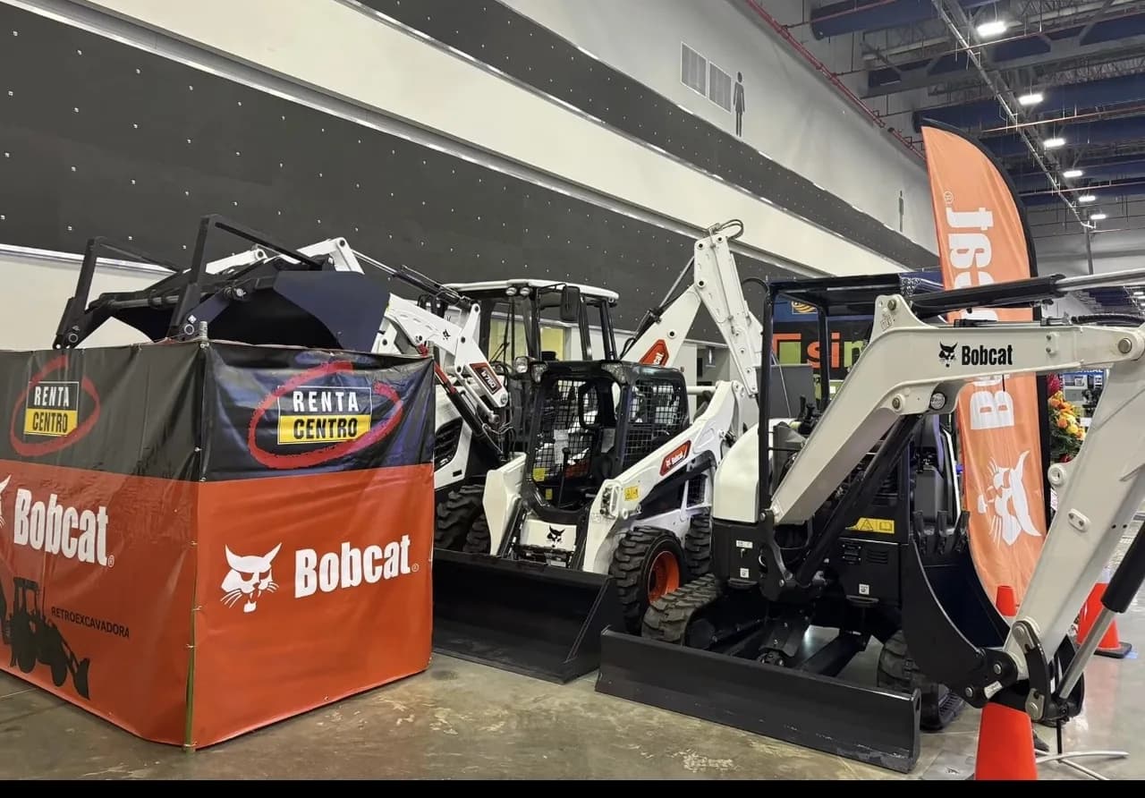 Stand RentaCentro · línea Bobcat